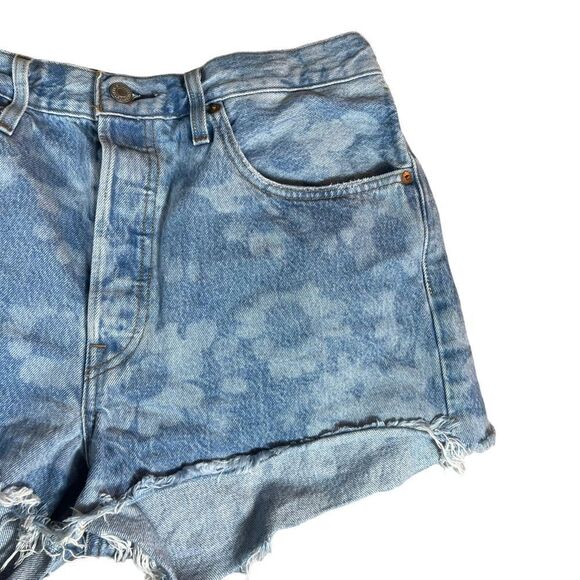 Rare! Levi’s Daisy Bleach Dyed Denim Cut Off Shorts - Picture 5 of 8